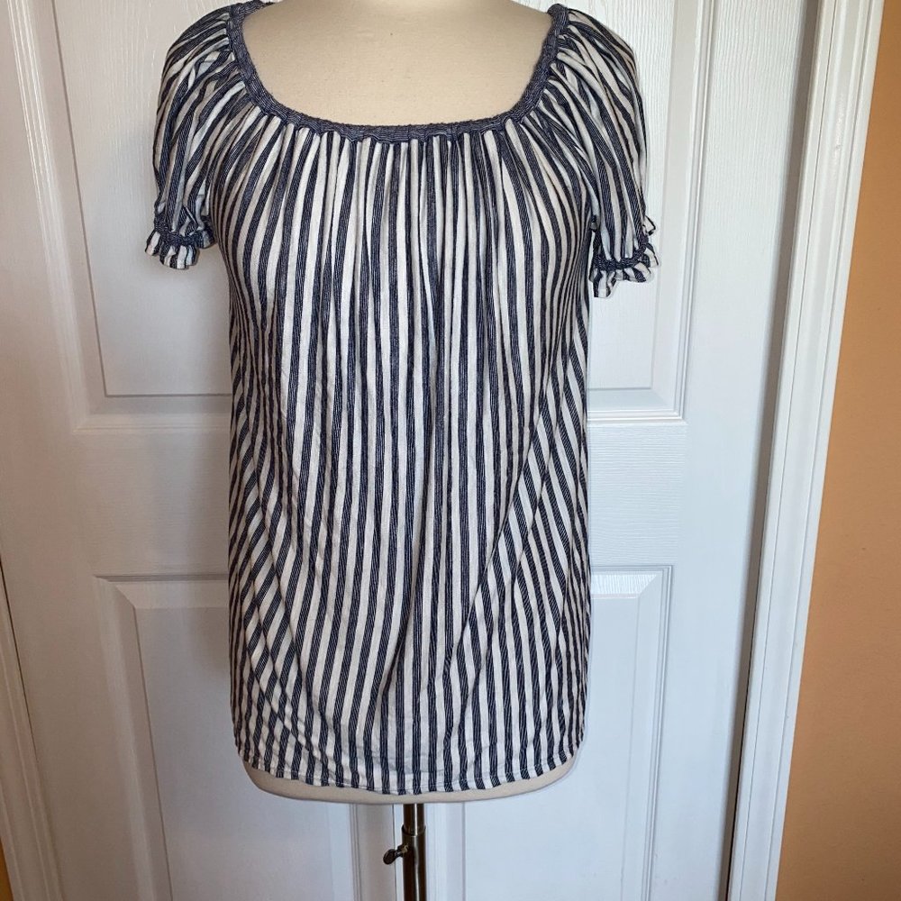 - Max Studio top M like NEW CUTE!! navy white